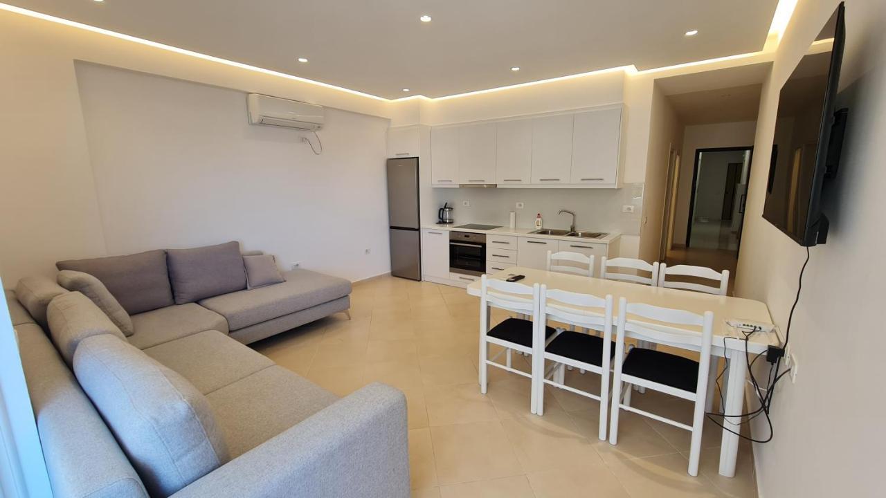 Sea And City View Apartment ساراندا المظهر الخارجي الصورة