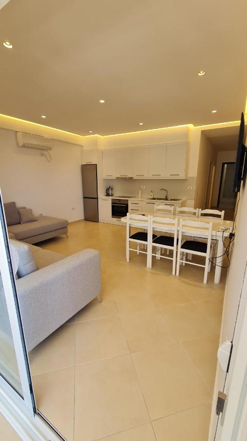 Sea And City View Apartment ساراندا المظهر الخارجي الصورة