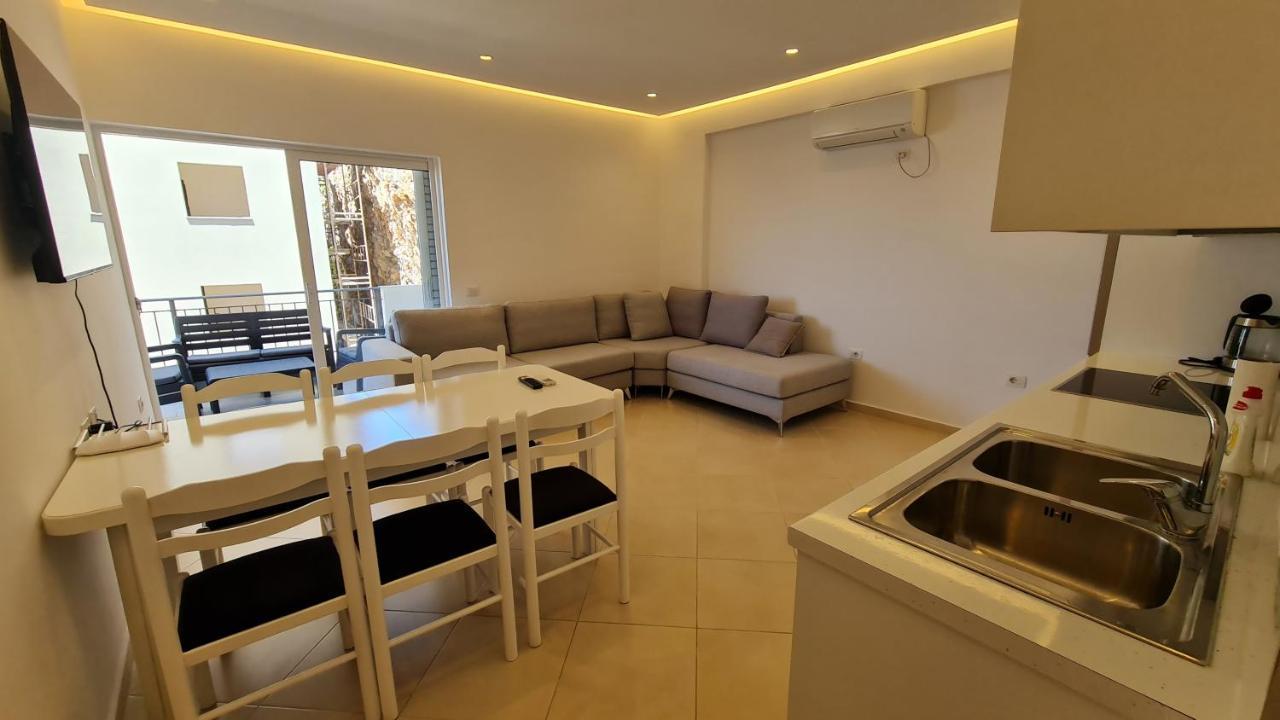 Sea And City View Apartment ساراندا المظهر الخارجي الصورة